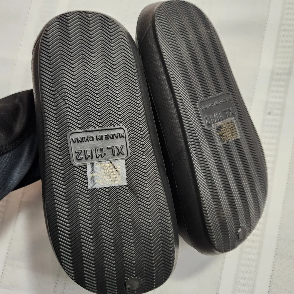 3/$25 Foamwalk toddler slip on black sherpa lined shoes NWT size XL 11/12
